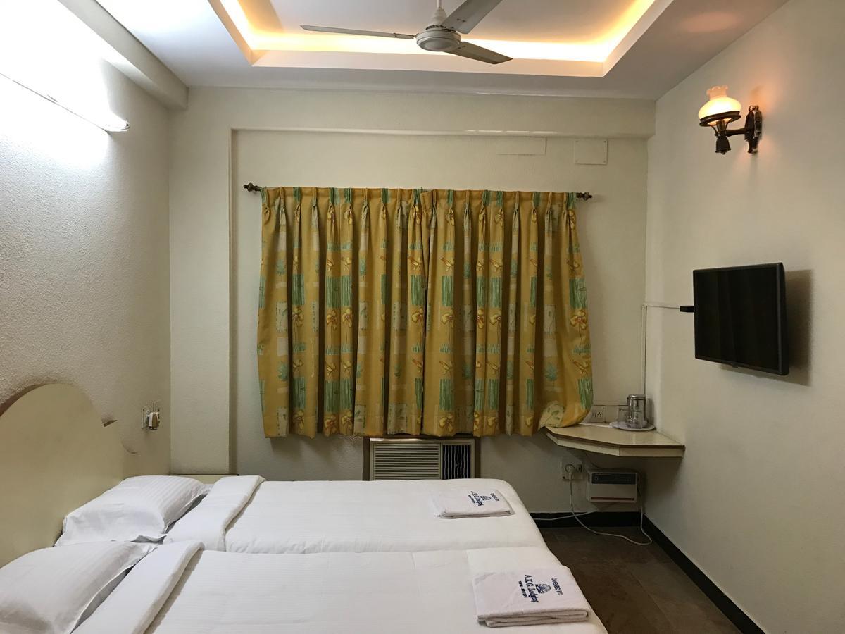 Akg Lodge Kanchipuram Esterno foto